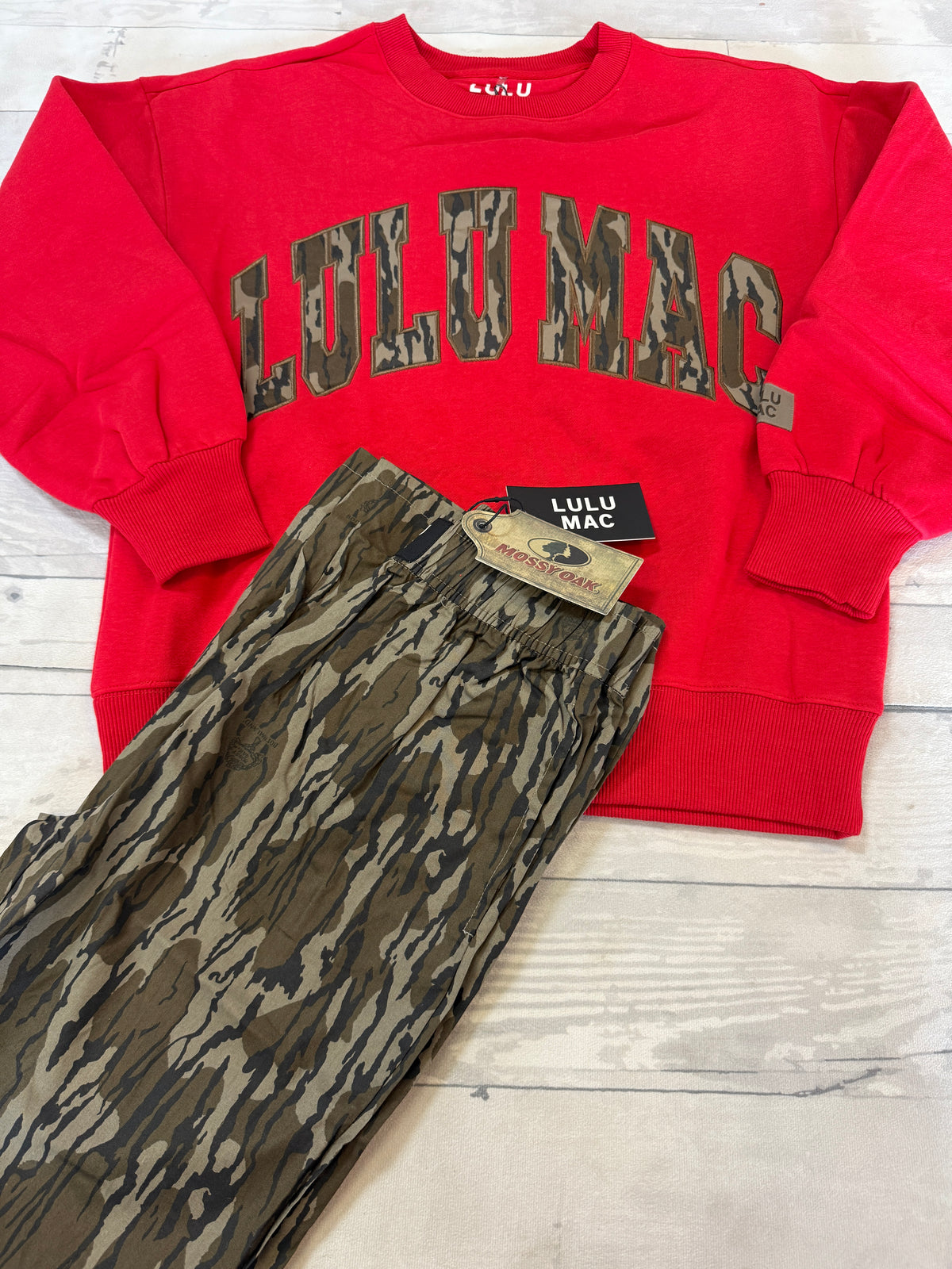 Lulu Mac Bottomland Mossy Oak Red Sweatshirt
