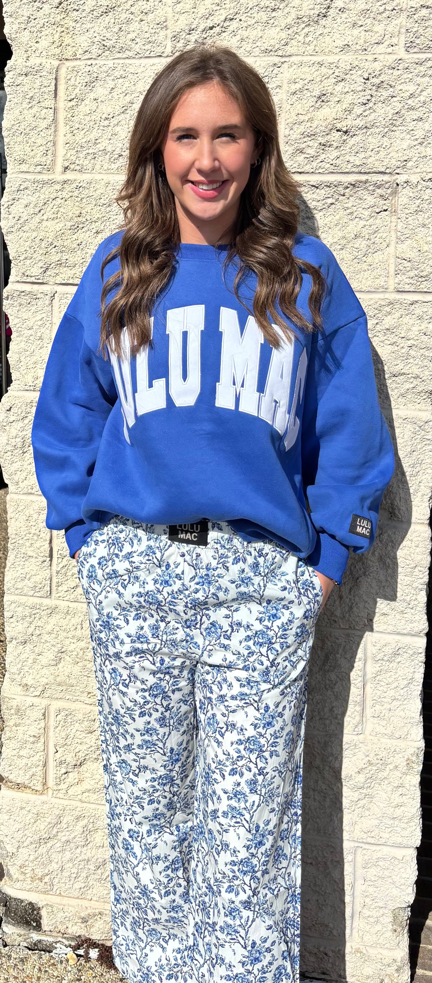 Lulu Mac Royal with white puff