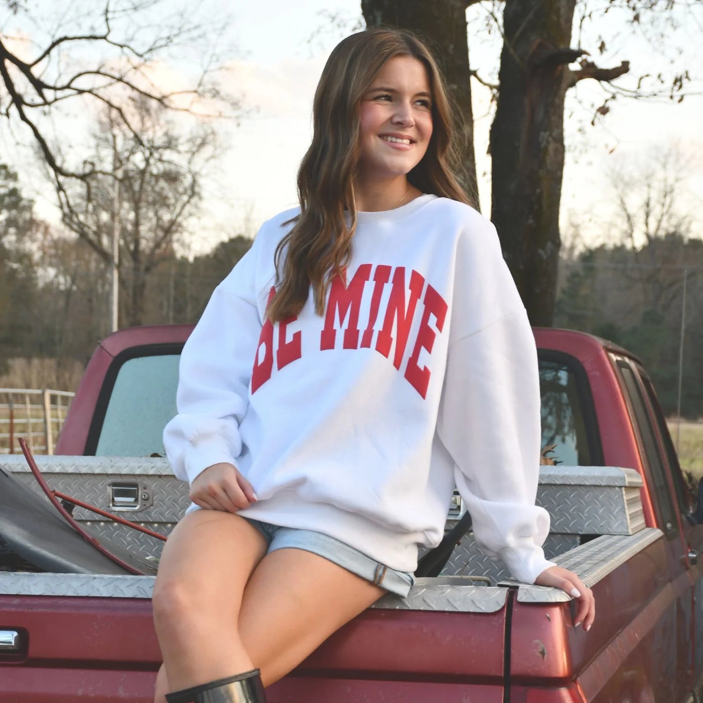 Lulu Mac white Be Mine Puff